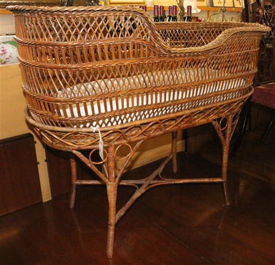 Wicker crib